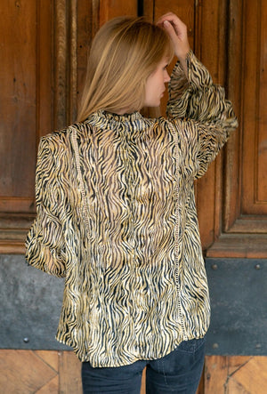 Shirt animal print with cord adorned with bells