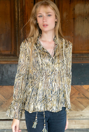 Shirt animal print with cord adorned with bells
